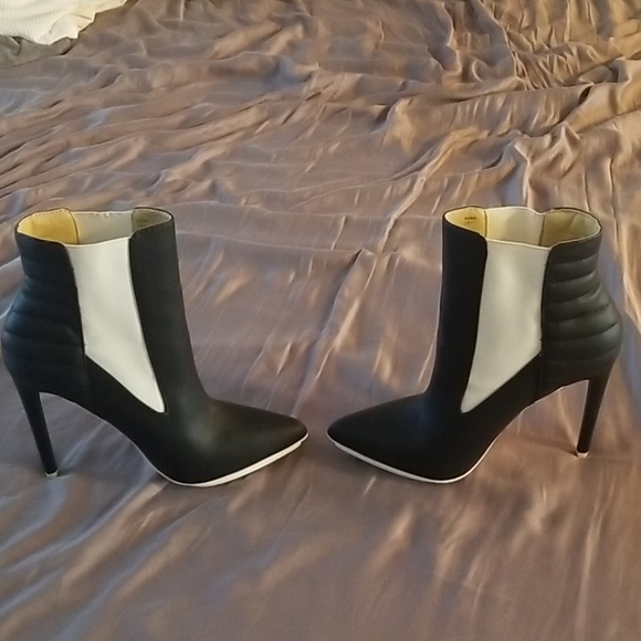 GX Gwen Steffani Booties, new in box - Picture 4 of 6